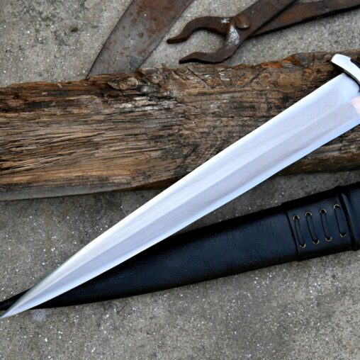 Early Degen Dagger Used for Plate Armor