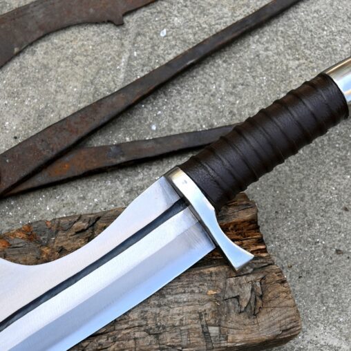 Ngombe Ngulu Sword – Symbol of African Prestige